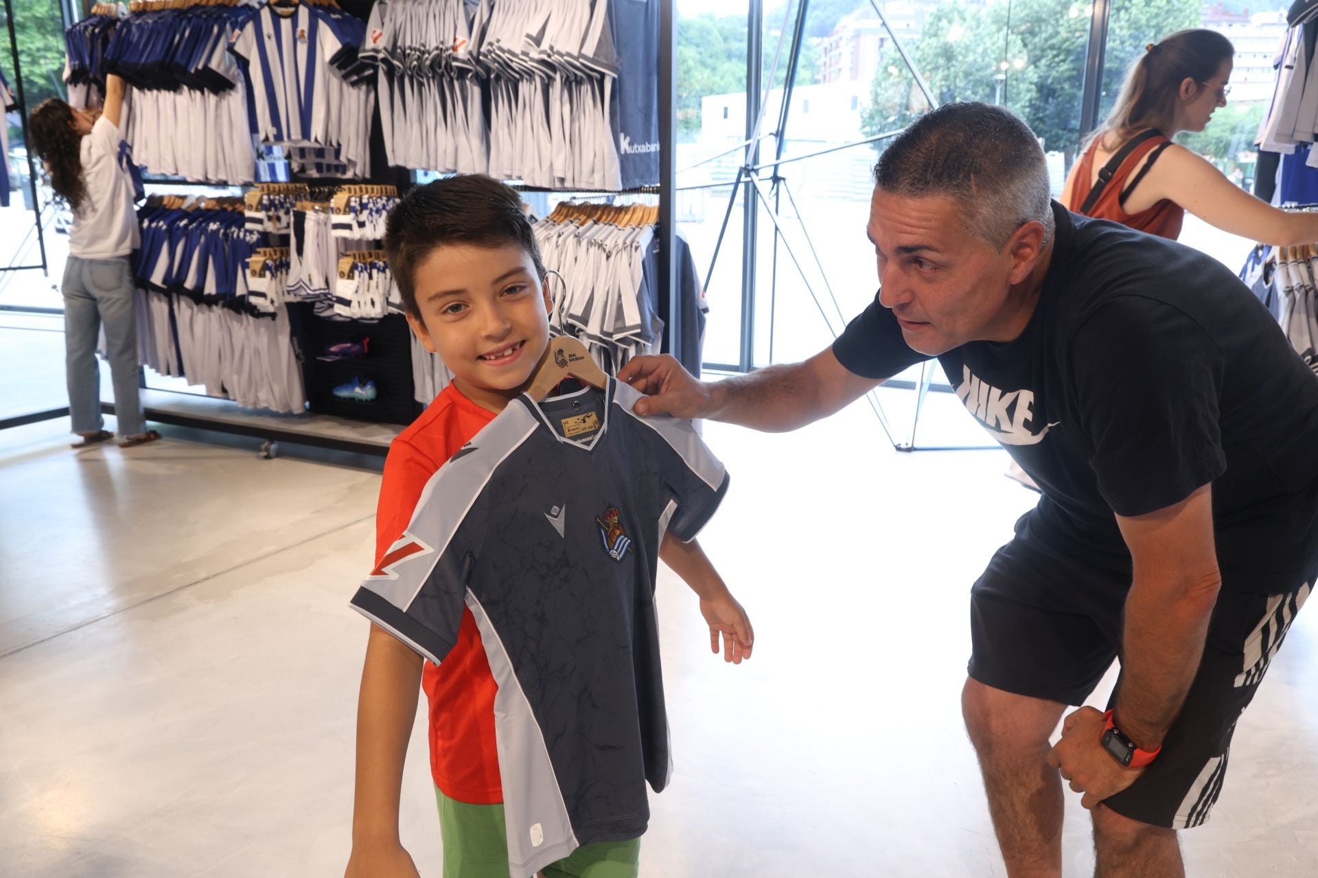 Las primeras equipaciones de la Real ya están vendidas