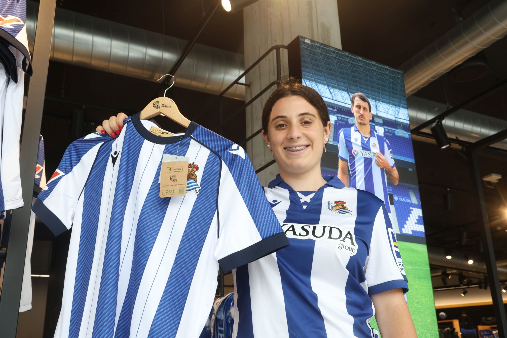 Las primeras equipaciones de la Real ya están vendidas