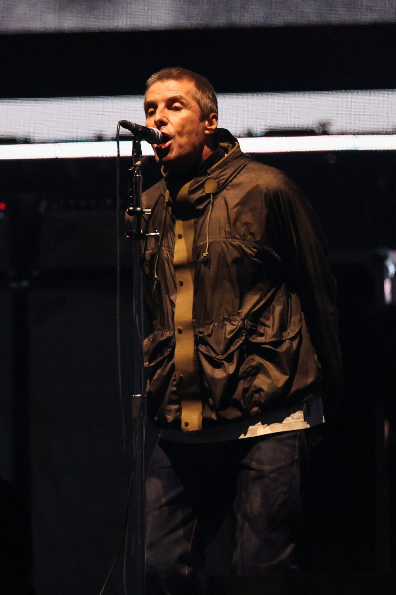 Oasis hace temblar Cardiff