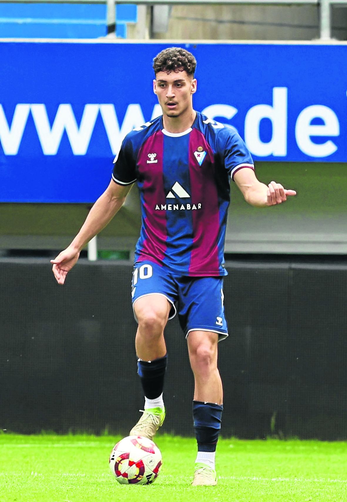 Óscar Carrasco jugará cedido la temporada 2025/26 en Tarazona.