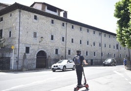 El convento de Santa Clara está vacío desde 2023. Su futuro es una incógnita. Al gobierno municipal le gustaría habilitar viviendas dotacionales.