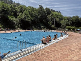 Las piscinas exteriores de Ipurua han recibido una notable afluencia de bañistas y de usuarios.