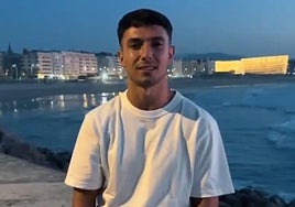 Zubimendi, en el muro de Sagüés de Donostia, lugar donde finaliza su discurso de despedida de la Real.