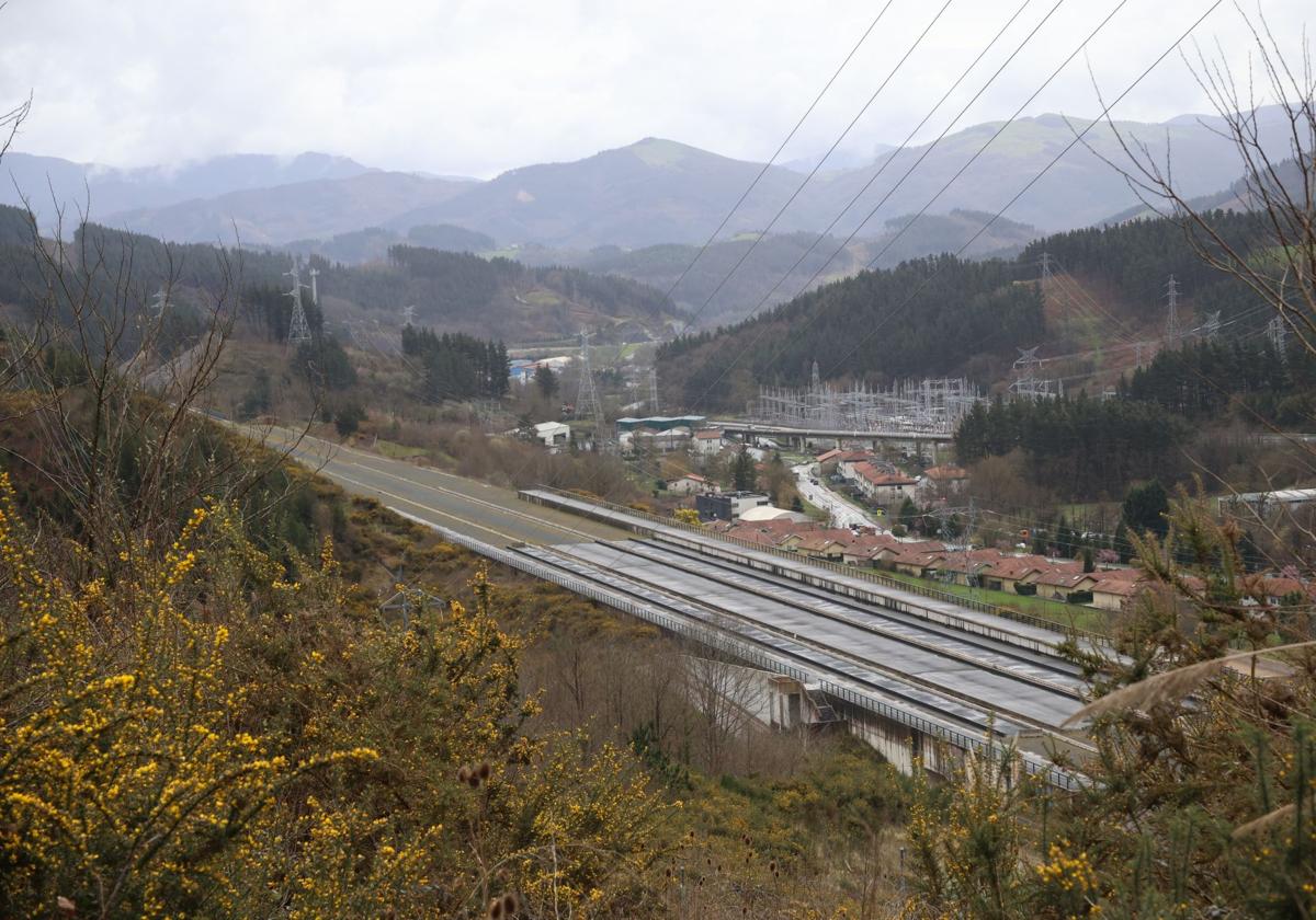 Vista aérea de la estación del TAV de Ezkio-Itsaso.