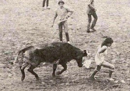 Una niña resultó herida en el encierro txiki de 1985 en Pasaia.