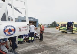 La mujer accidentada tuvo que ser trasladada en helicóptero a un hospital de Santander