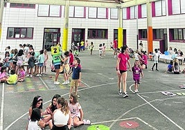 Guztra 280 haur eta 29 monitore gazte dabiltza aurtengo udalekuetan.