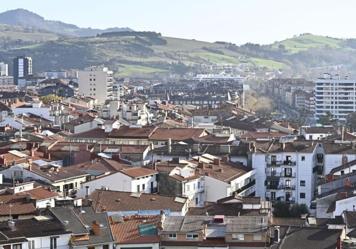 353 vascos tienen cinco o más pisos en alquiler, el doble que hace un lustro