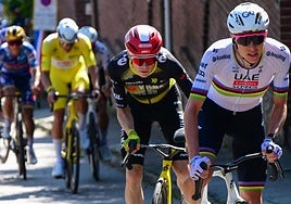 Vingegaard fue el único capaz de seguir la arrancada de Pogacar.