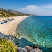 La playa de Dhërmi en la Riviera albanesa.