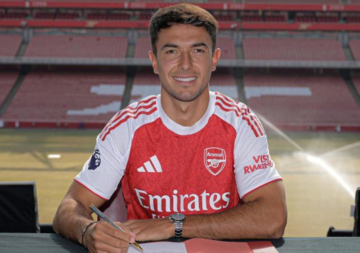 Zubimendi firma su nuevo contrato con el Arsenal