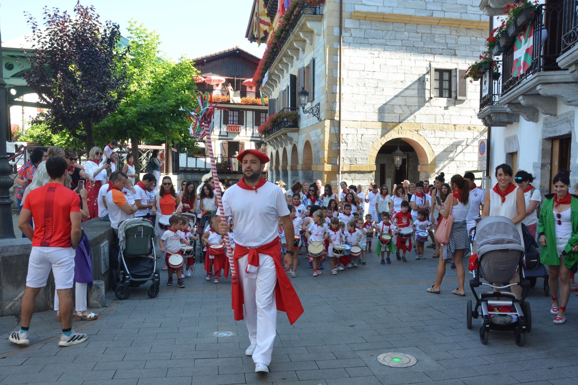 Lesaka, a ritmo de tambor