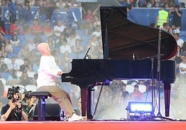 El joven pianista invidente Jakes Txapartegi fue uno de los grandes protagonistas de la noche.
