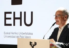 Bengoetxea, rector de la EHU, en un acto de la universidad.