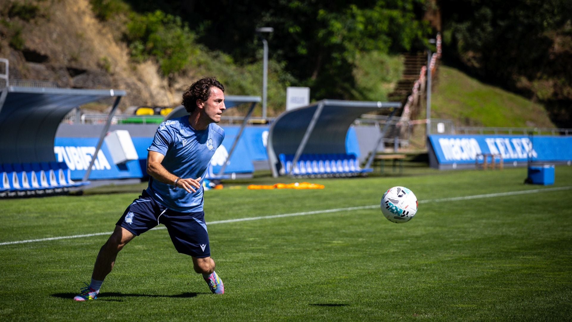 Sudor y goles en el cuarto entrenamiento de Sergio