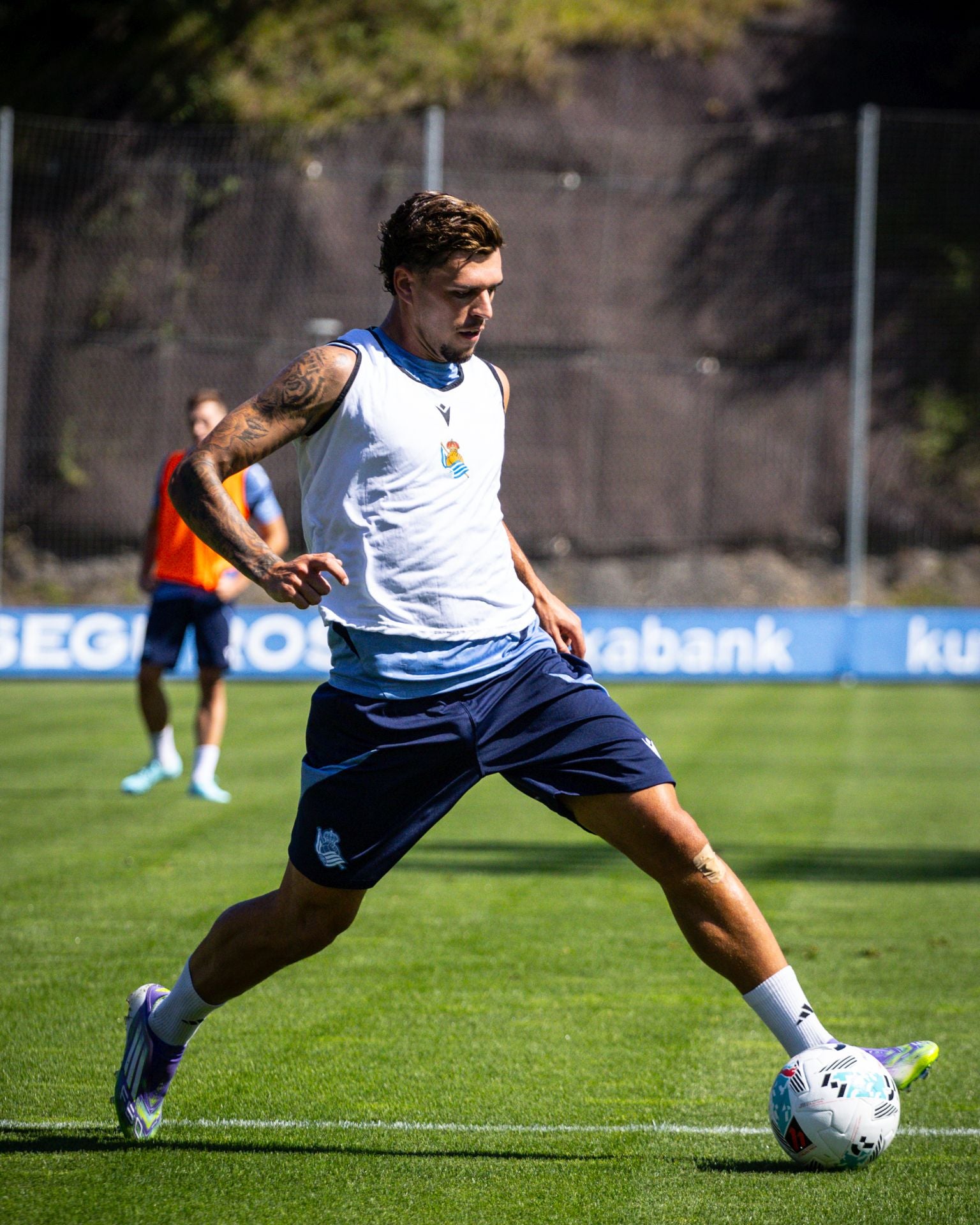 Sudor y goles en el cuarto entrenamiento de Sergio