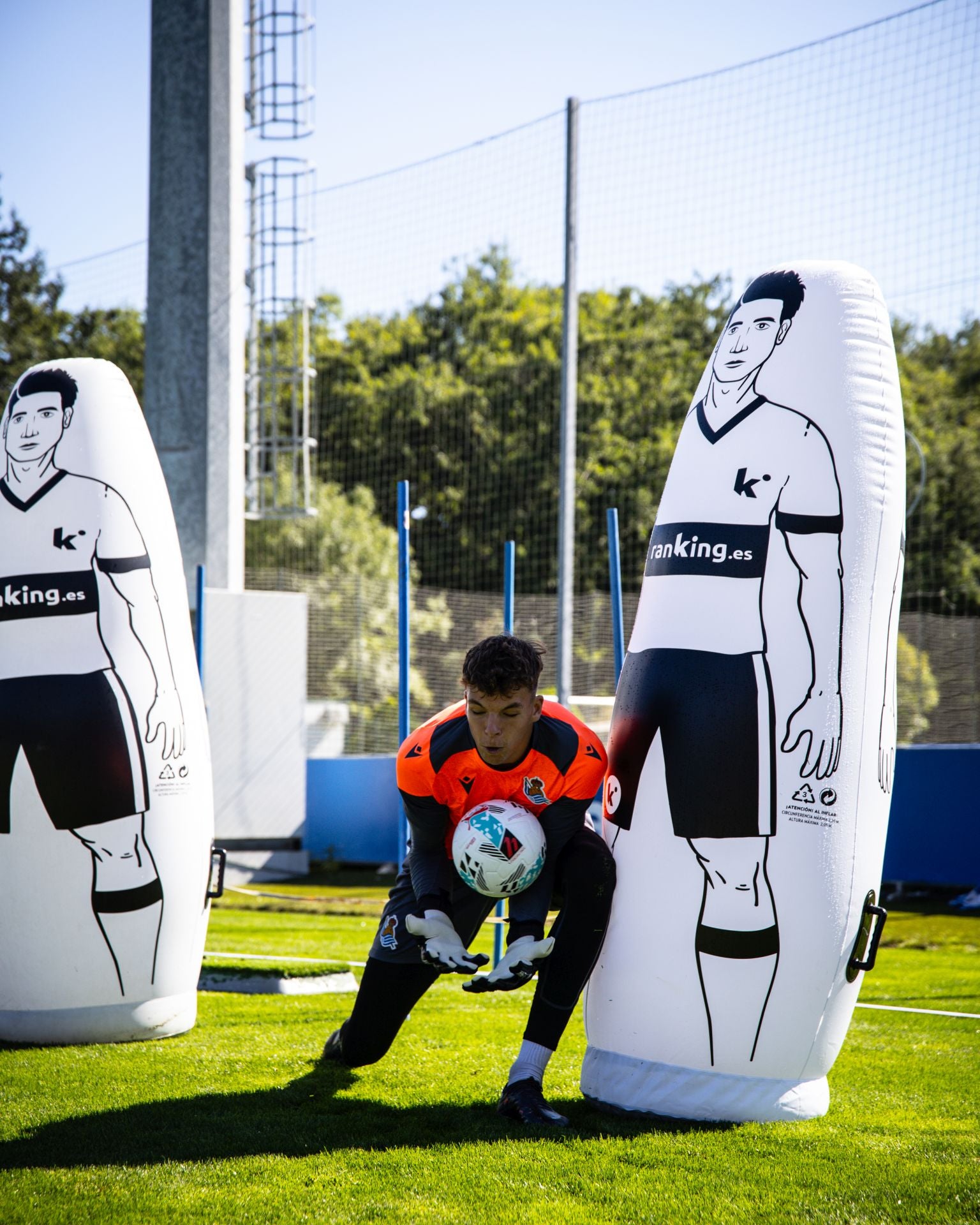 Sudor y goles en el cuarto entrenamiento de Sergio