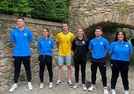 Reciente presentación de la nueva equipación, en la que las y los jugadores ejercieron de modelos.