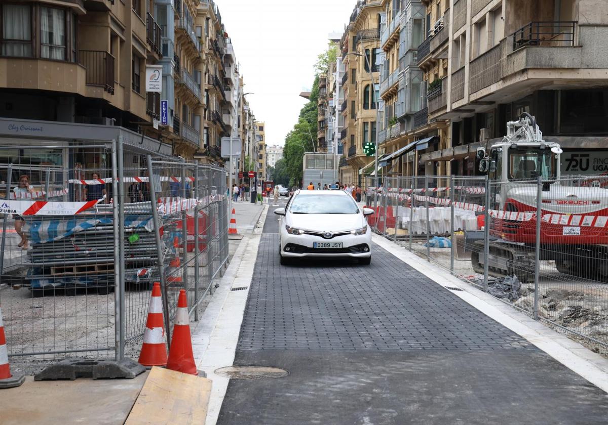 La calle Easo se abre para los peatones, taxis y motos y el lunes para las líneas 19, 31 y 36 de Dbus