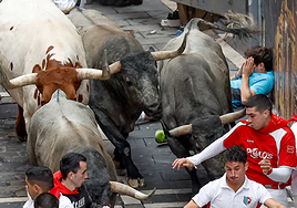 Los astados de José Escolar a la curva de Mercaderes, el año pasado.