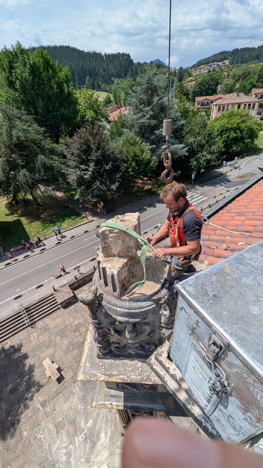 Daños en el edificio de la Universidad de Oñati por la caída de un rayo