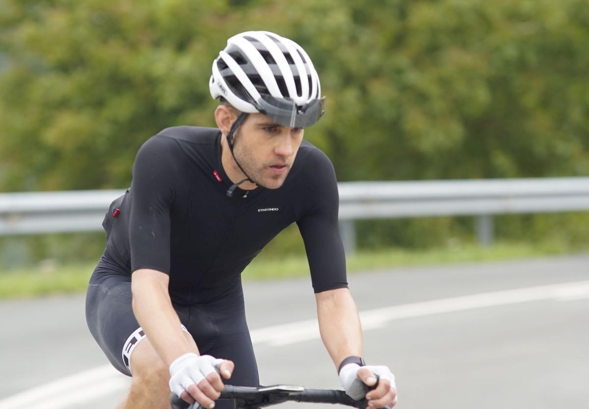 Ibai Uribe, sobre la bicicleta este lunes para completar el reto