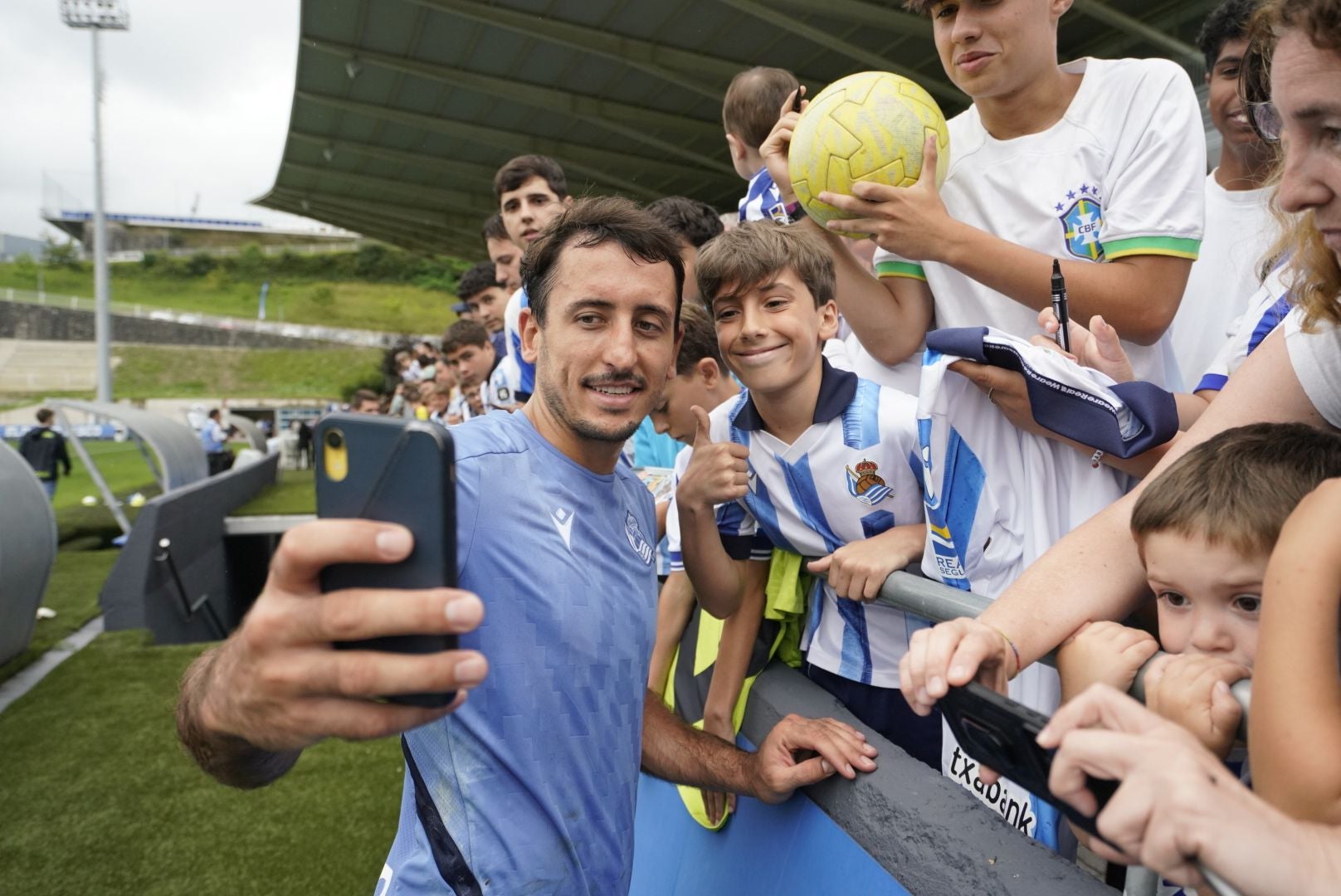 Entrenamiento rodeado del cariño del público