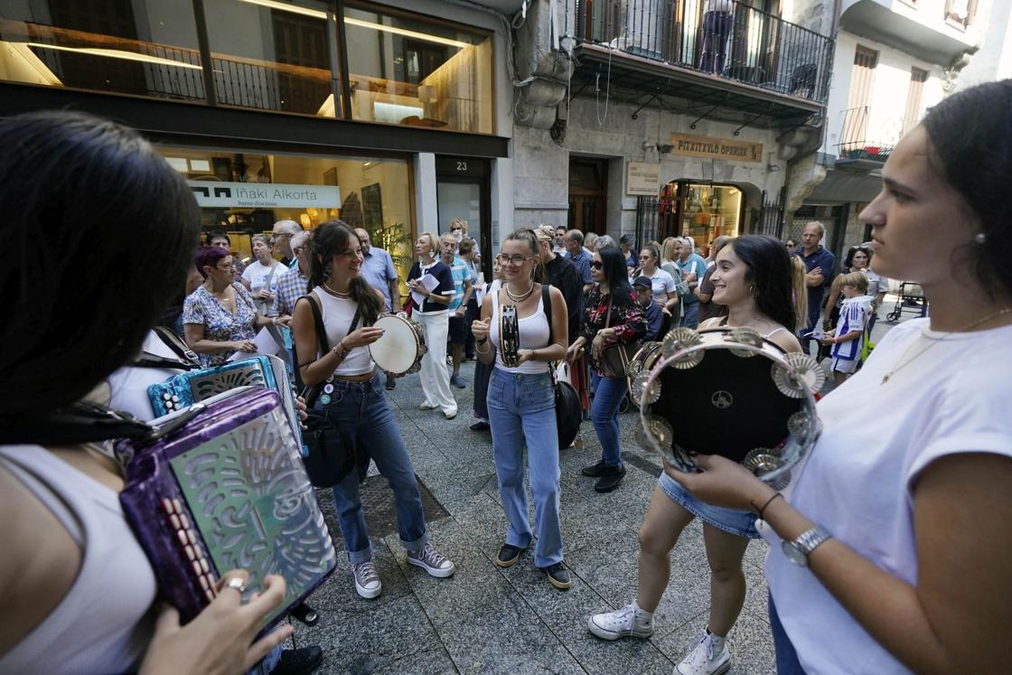 Homenaje a tres vecinos de Hernani en las Fiestas del Carmen
