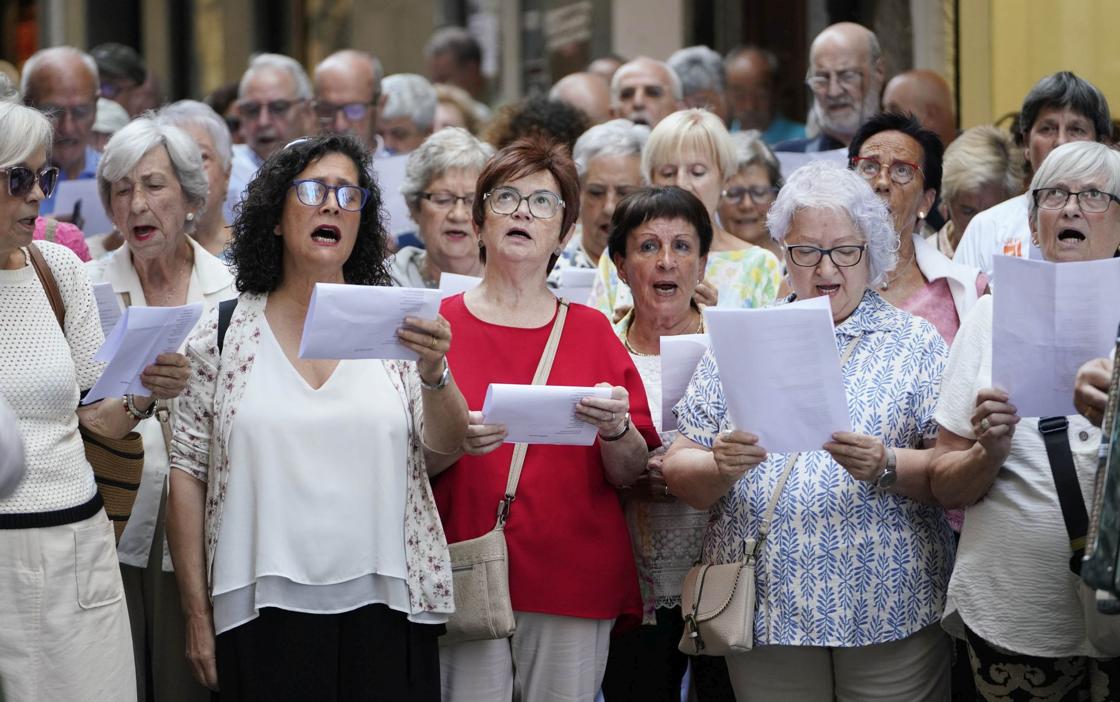 Homenaje a tres vecinos de Hernani en las Fiestas del Carmen