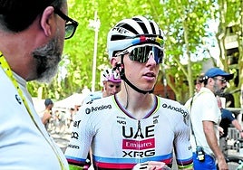 Pogacar, en meta, tras la caída.