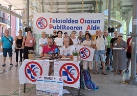 La plataforma por la sanidad pública de la comarca Topa, en la rueda de prensa ofrecida este miércoles.