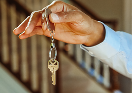 Un experto inmobiliario aconseja cómo alquilar un piso: «Nadie lo hace y es el que más protege»