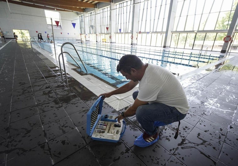 «El clorado de una piscina se controla dos veces al día; es difícil que haya fallos»