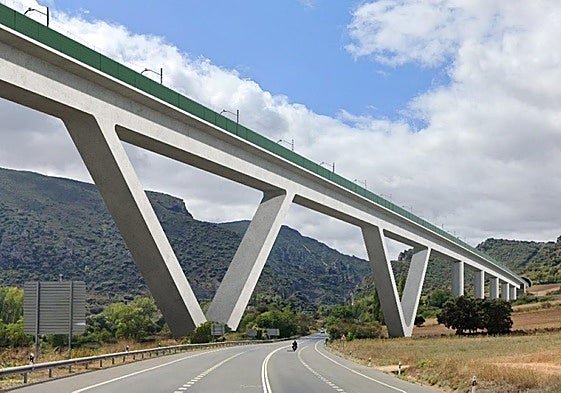 Fotomontaje del viaducto de 1,1 kilómetros del TAV que pasará por encima de la N-I entre las localidades burgalesas de Pancorbo y Ameyugo.