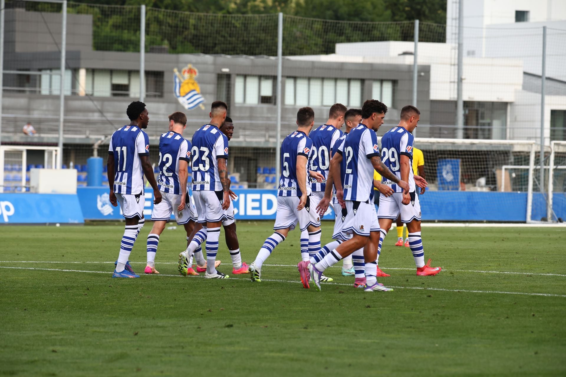 Victoria de la Real en el primer partido de pretemporada