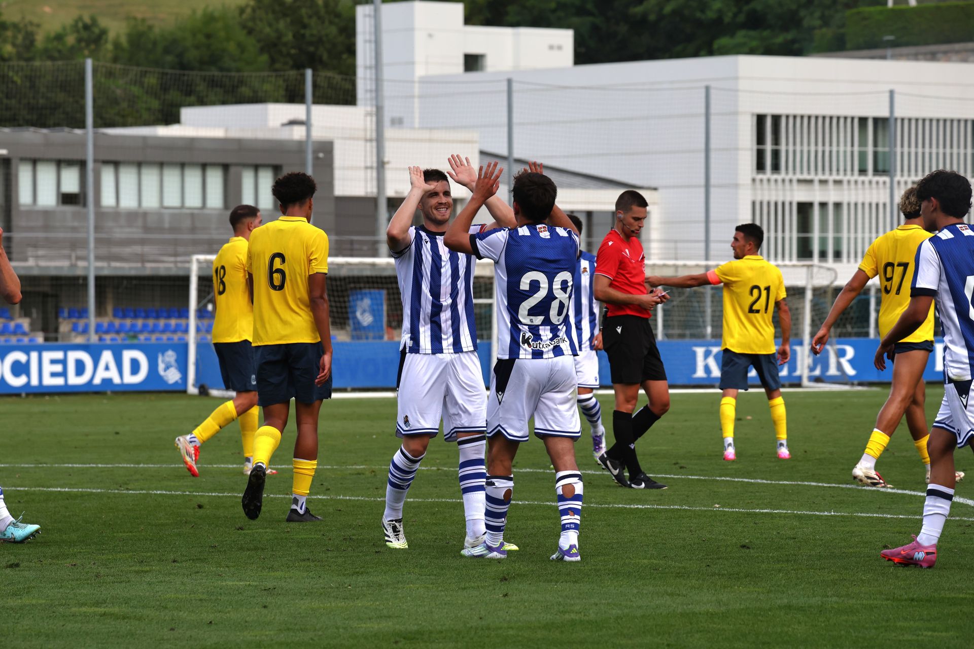 Victoria de la Real en el primer partido de pretemporada