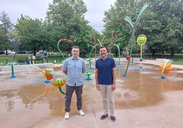 David Mateos y Agustín Valdivia en el interior del parque acuático.