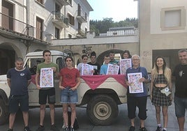 Agentes festivos en la presentación de los Andramaris en Aretxabaleta