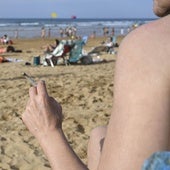 La playa de Zarautz, que se convertirá en la primera de Euskadi en prohibir el tabaco.