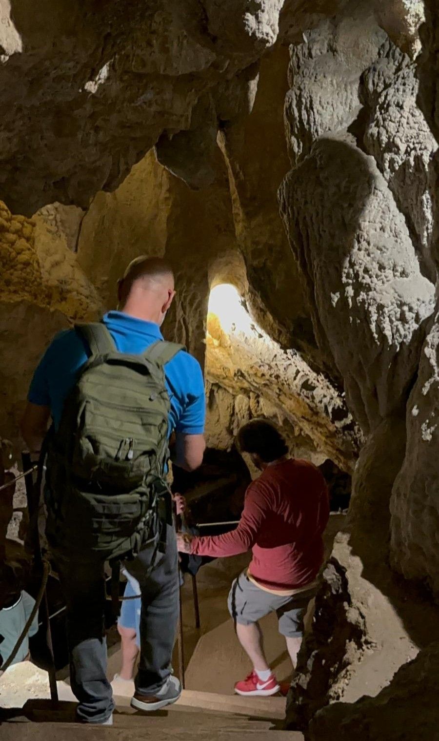 Urdazubi celebra el Día de su cueva Ikaburu