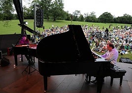 Marco Mezquida e Iñaki Salvador ofrecieron ayer un concierto de piano a cuatro manos en Chillida Leku.