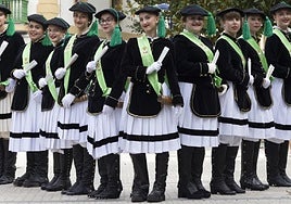 Las cantineras de Alaberga están listas para disfrutar de una gran noche.