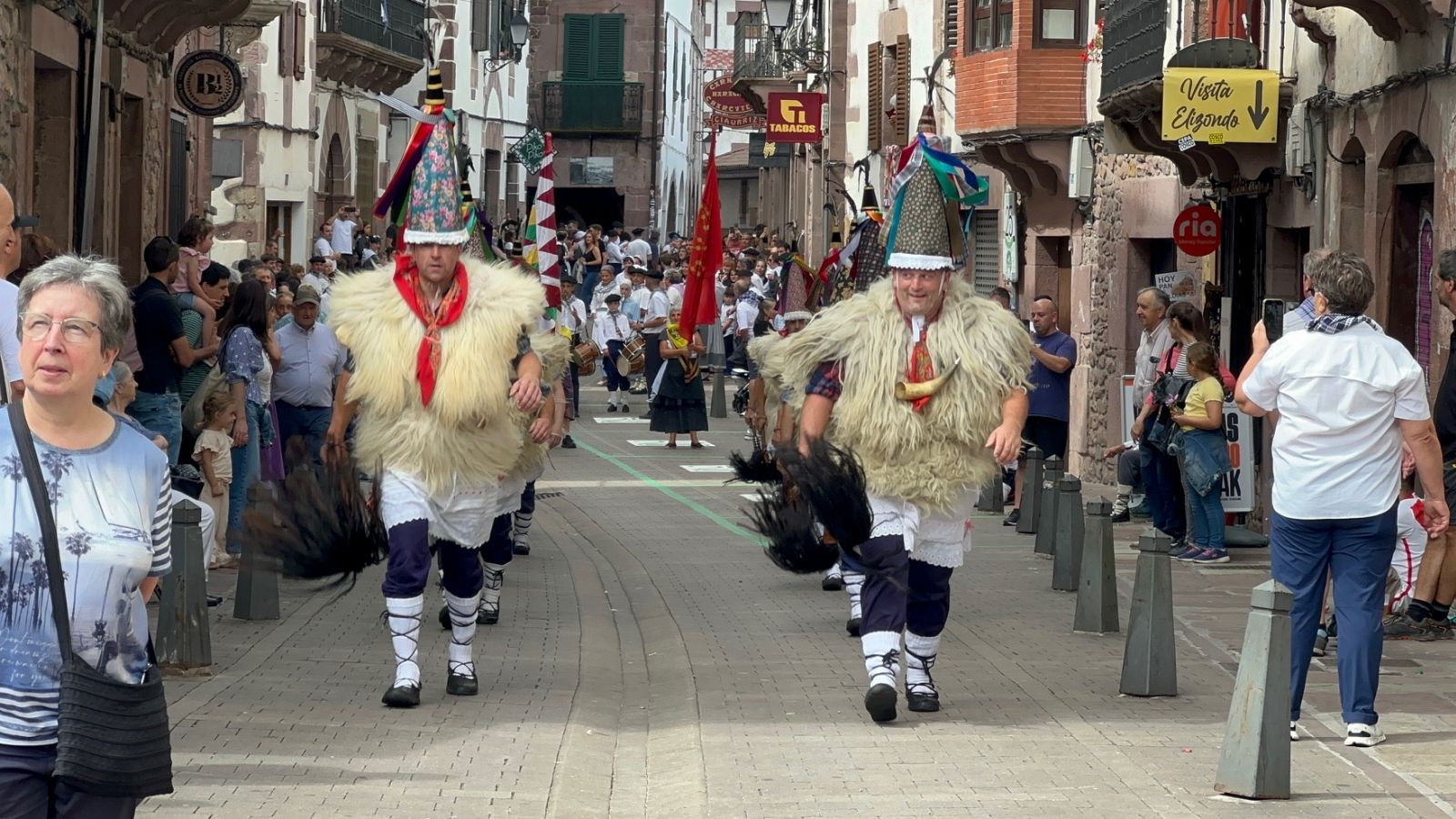 Alegría y tradición en Baztandarren Biltzarra