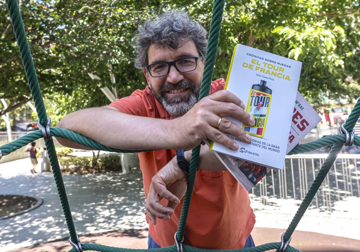 Eneko. Libros de Ruta-ko liburuak. Bi. Frantziako Tourra. 'Golpes de esperanza', atzean.