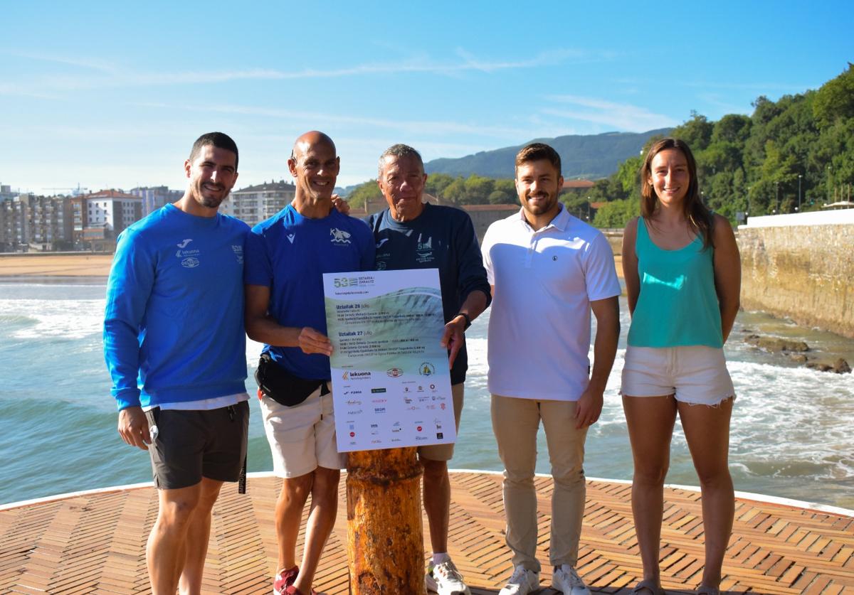 Pablo Cazalis, Richard Oribe, Cristóbal Rochas, Inaxio Illarramendi y Gema Soler, en la presentación de la Getaria-Zarautz