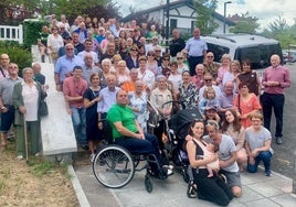Foto para el recuerdo de los participantes del encuentro celebrado el domingo en el Grupo Legazpi.