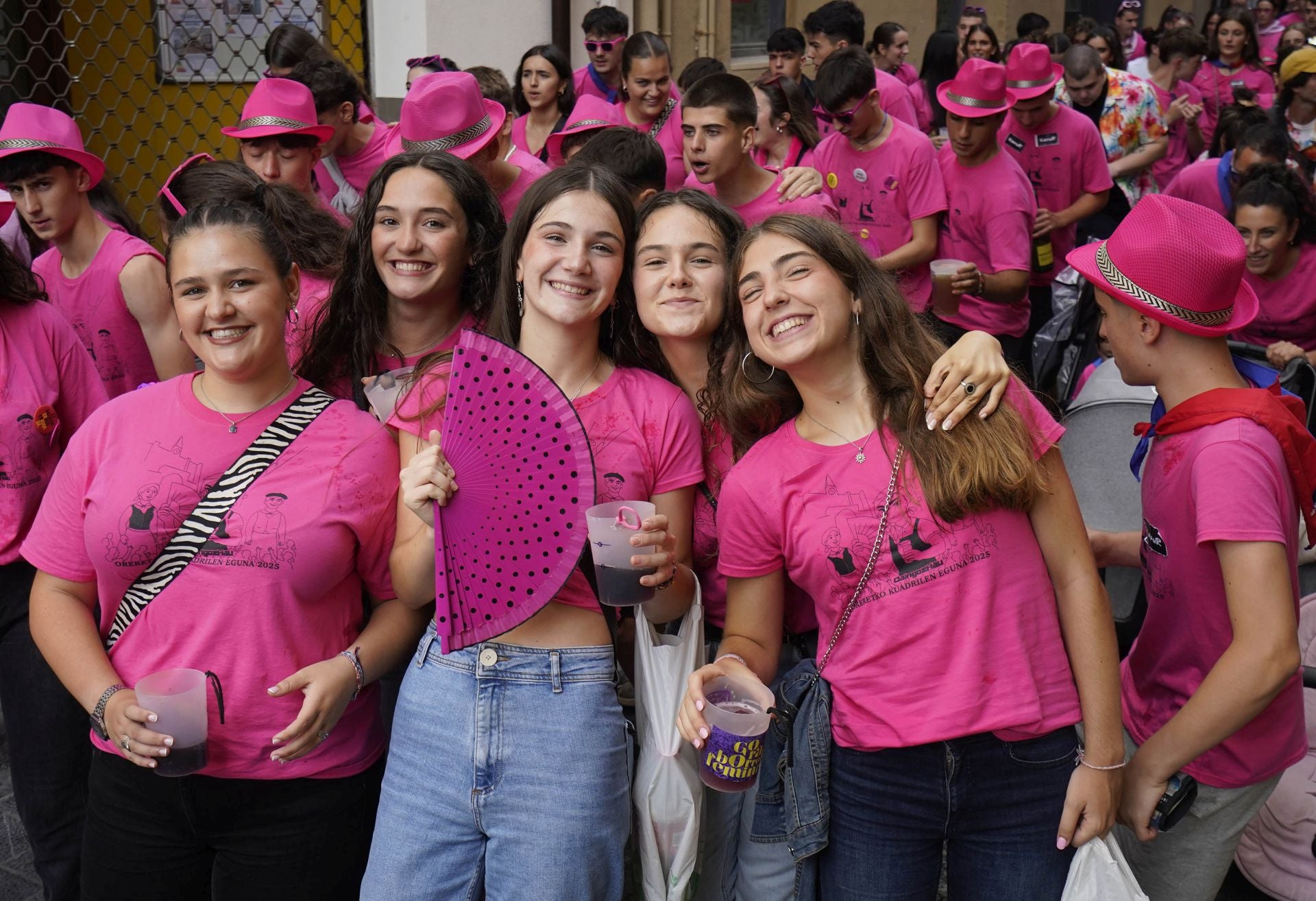 La kalejira de cuadrillas toma las calles de Errenteria