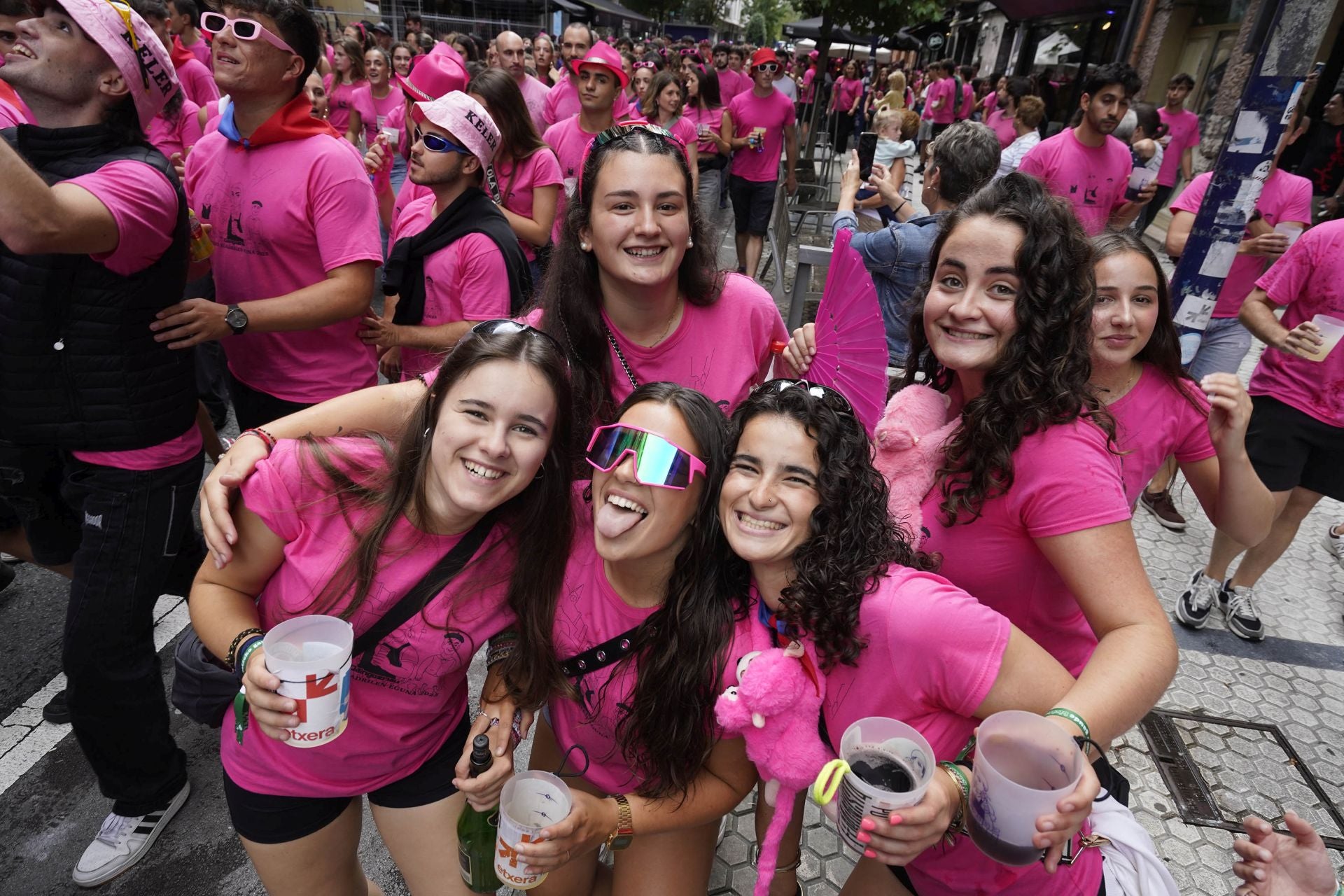 La kalejira de cuadrillas toma las calles de Errenteria