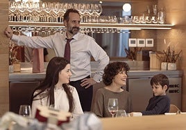 Escena de la película protagonizada por Blanca Soroa, Miguel Garcés y Patricia López Arnaiz.