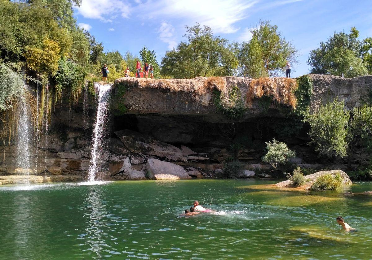 El tesoro natural con aguas cristalinas a dos horas de San Sebastián que puede convertirse en la excursión ideal para un día de verano